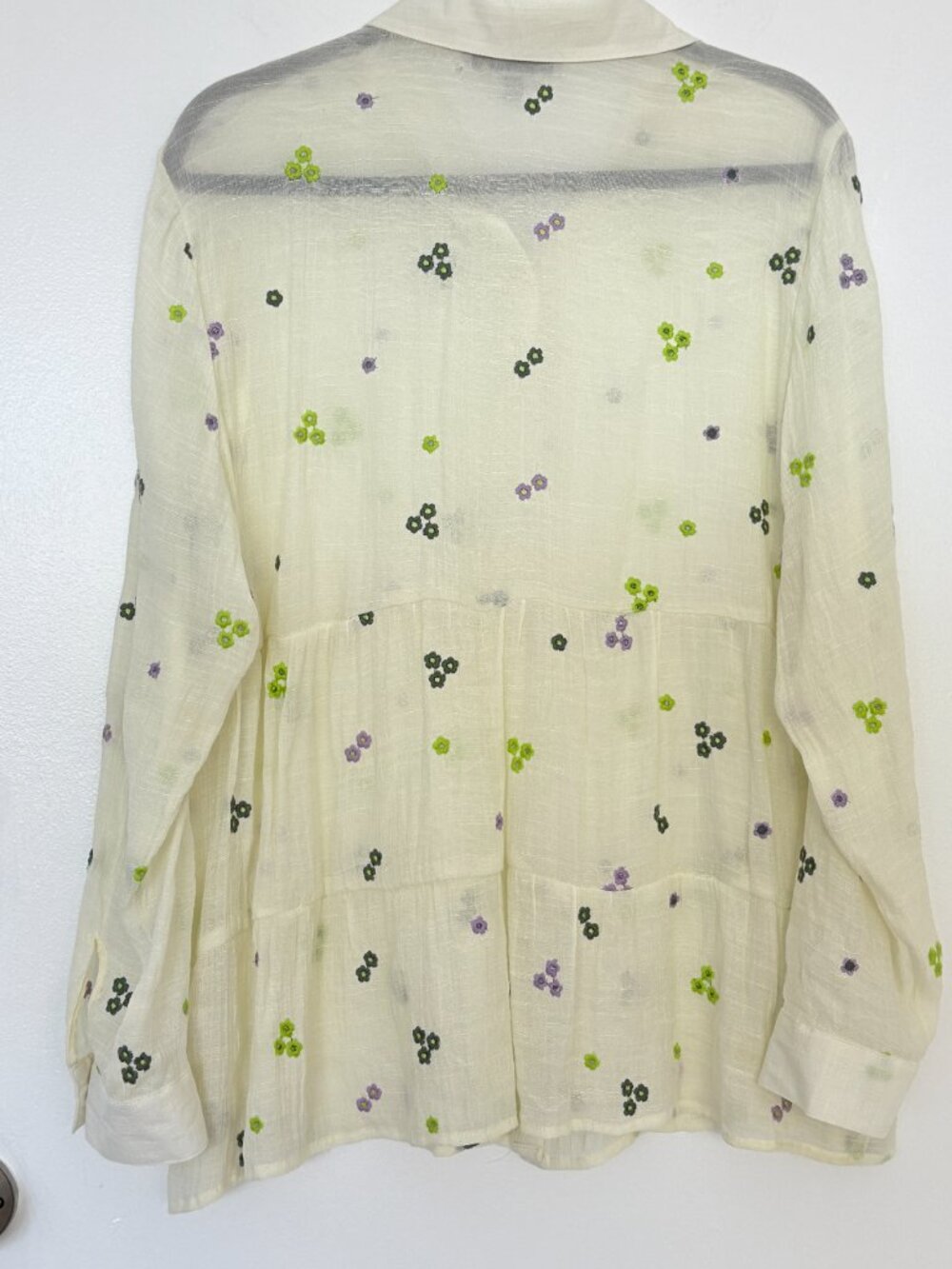Figueroa & Flower Women’s Large Ivory Sheer Floral Embroidered Tiered Button-Dow - Picture 4 of 8